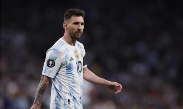 (粤港澳全运会)官方整活!吉祥物百米赛道大战机器人,最终吉祥物获胜!